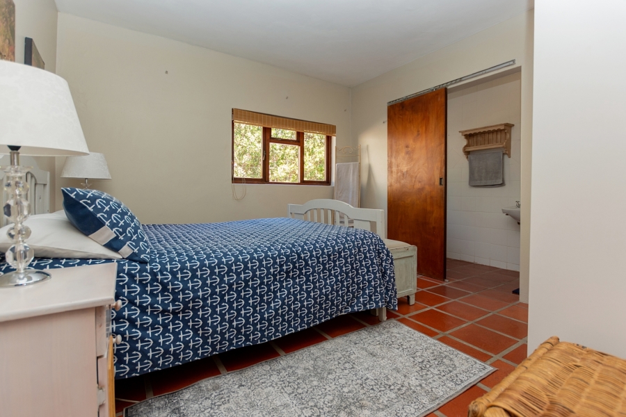 6 Bedroom Property for Sale in Middedorp Western Cape